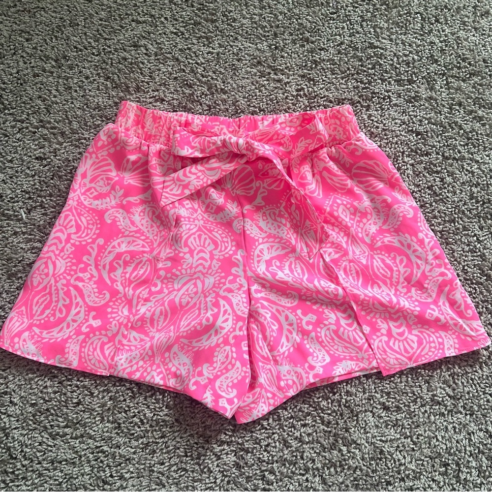 {Lilly Pulitzer} Mylee Clawdia Tie Front Shorts in Havana Pink